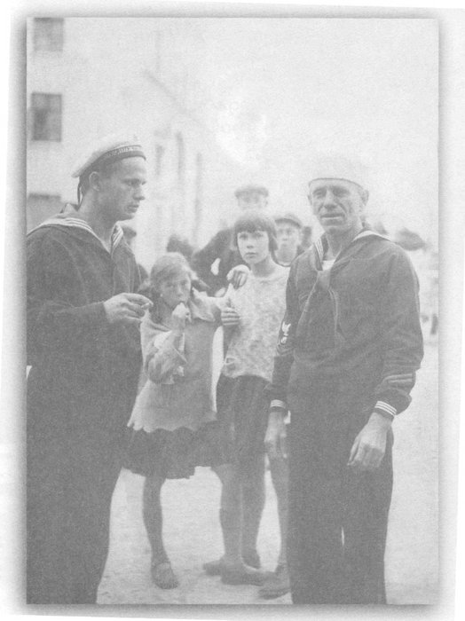 И.П.Хренов (крайний слева). Берген. 1926