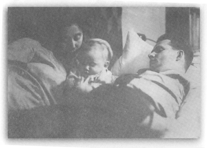 Семья Хреновых (Мария Ильинична, Елена Иулиановна (Яновна), Иулиан Петрович). Москва. 1929