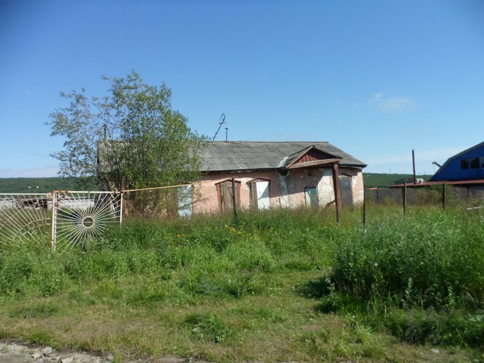 В районе Транзитки - 4 км трассы. Здесь была пересыльная тюрьма, откуда заключенных увозили в лагеря
