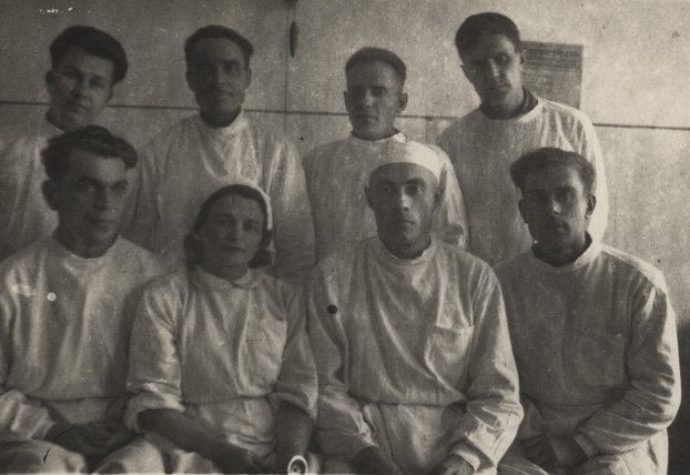 Медики в Центральной больнице для заключенных «Левый берег»